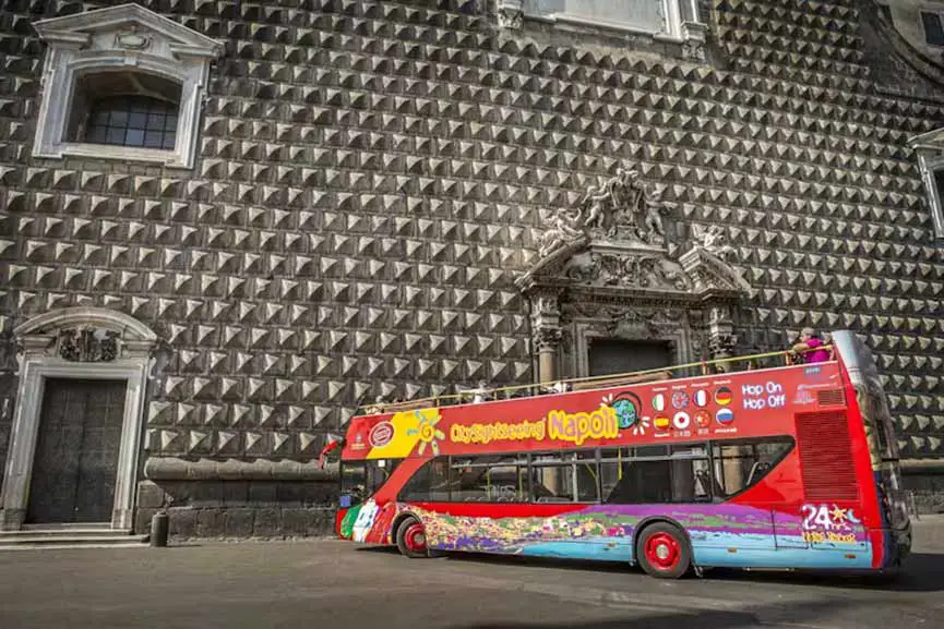 Tour bus hop-on hop-off 24 ore Napoli. Acquisto biglietto on line
